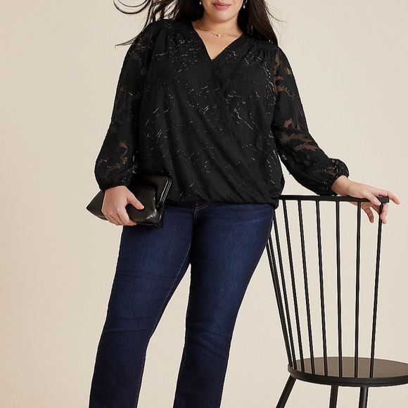Elegant Black metallic Lace wrap blouse - Picture 2 of 2